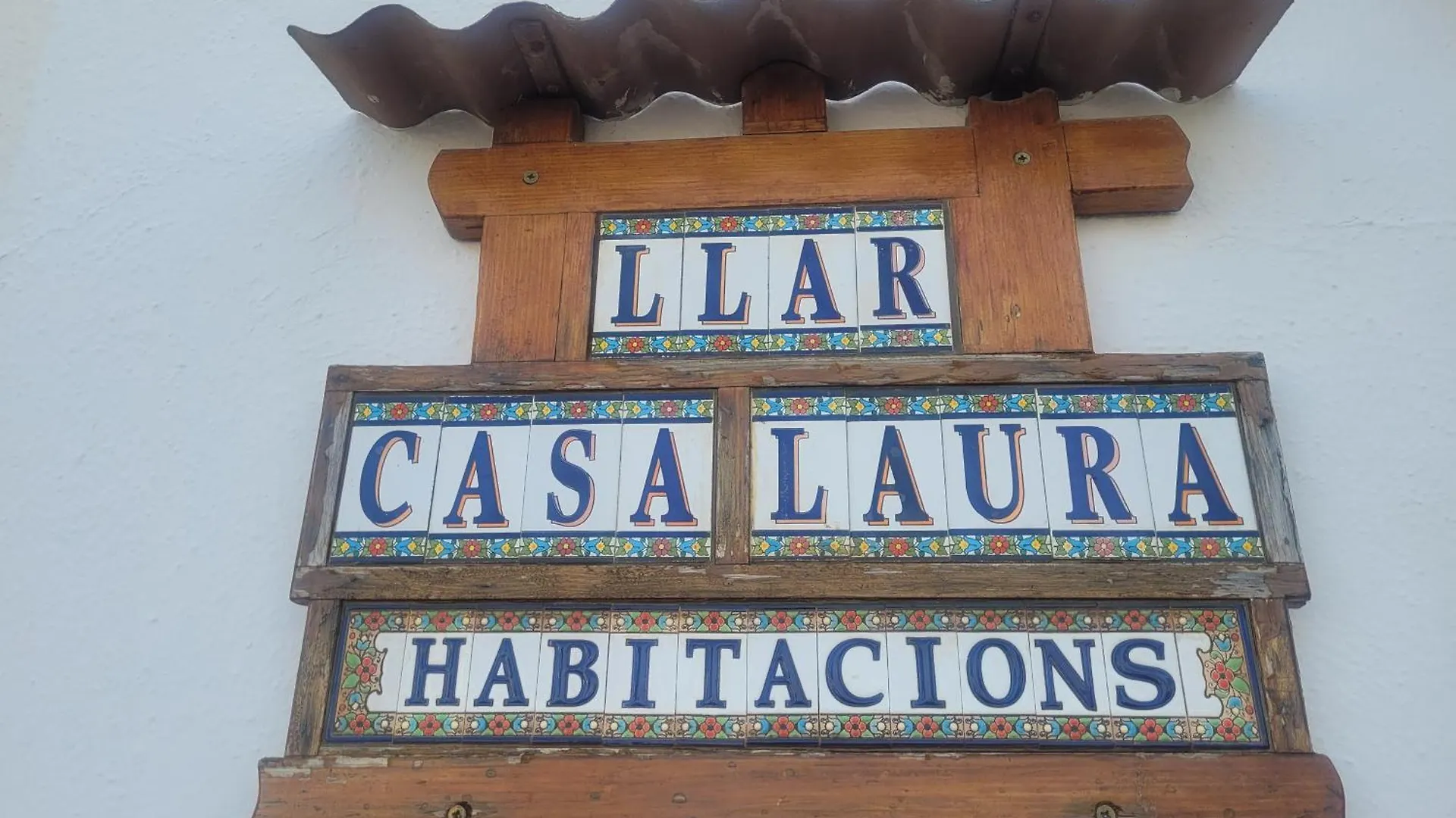 La Llar De Laura 2 contacts